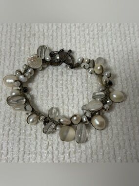 Silpada 925 Sterling Silver Pearl Quartz
Effervescence Toggle Bracelet